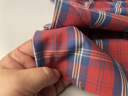 Skjorte poplin - ternet i marine / røde toner